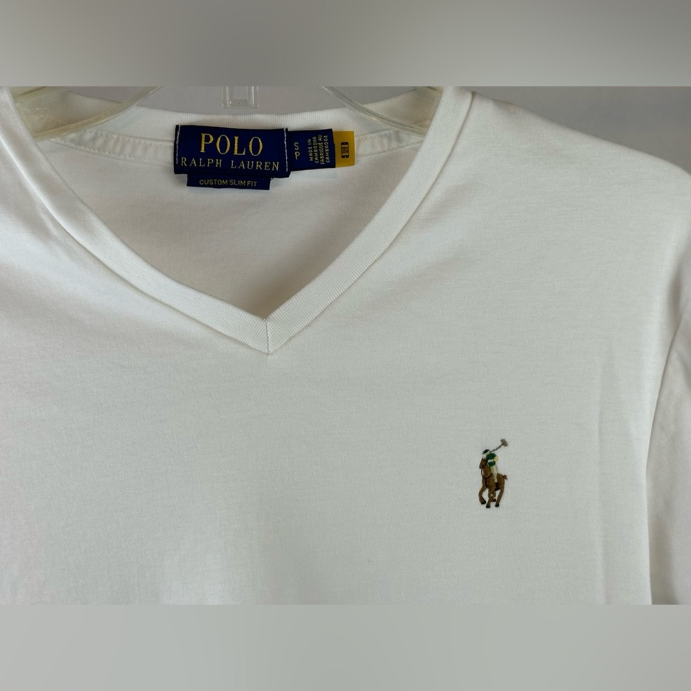 Polo by Ralph Lauren. V-neck short sleeve shirt. White with classic pony chest.. - Picture 4 of 7